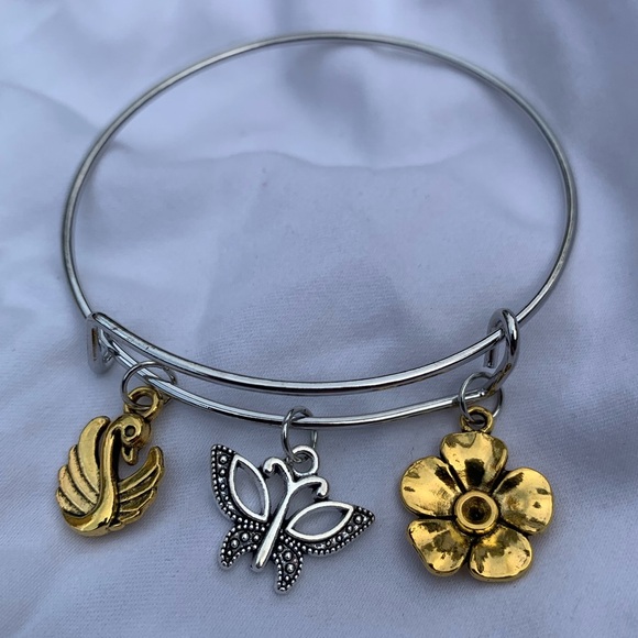 Brand New! Handmade! Adjustable Charm Bangle Bracelet! - Picture 2 of 3